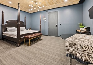 Ideal Boutique Hotel in Middletown's Torchlight Pass Revival District 305