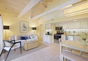 Ideal Weekend Getaway! Only 200 Yards to Beach, Popular East Beach Area!