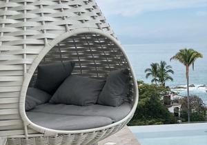 Indah by Sayan 8B -LUXURY OCEAN FRONT- 3BR/3BA