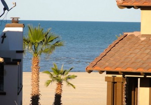 Just a short walk to the beach condo 68-2 with wifi