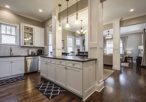 Large Downtown House with Hot Tub & Entertaining Decks
