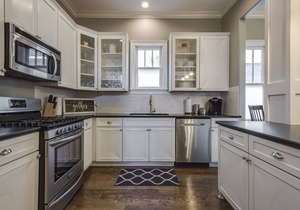 Large Downtown House with Hot Tub & Entertaining Decks