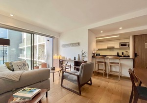 Live in the trendy neighborhood of La Condesa