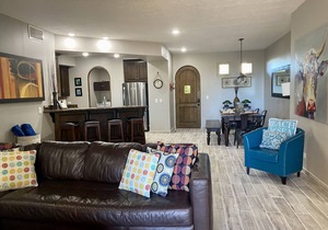 LOVELY 2 BEDROOM BEACHFRONT CONDO - FULLY REMODEL - BBQ GRILL