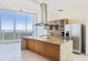 Luna Blanca Penthouse by Kivoya
