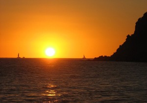 Luxury 1 Bedroom Accommodation for 4 People On the Pacific Ocean
