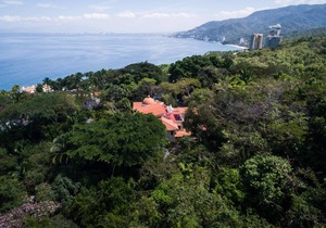 LUXURY AND EXCLUSIVE MANSION