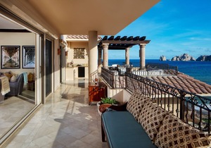 Luxury at Your Fingertips: Spacious Penthouse - Villa La Estancia 1502