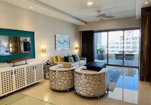 LUXURY Beachfront 5 Diamond Resort/Spa - suite 1980 sq ft