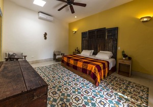 Luxury Colonial Villa In Historic Center - Santiago. Best experience in Merida