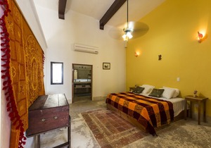 Luxury Colonial Villa In Historic Center - Santiago. Best experience in Merida