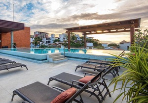 Luxury Condo in Old Town, 2 Blocks from the Beach