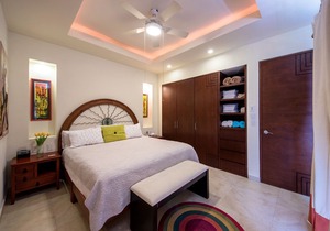 Luxury Condo in Old Town, 2 Blocks from the Beach