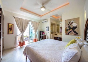 Luxury Condo in Old Town, 2 Blocks from the Beach