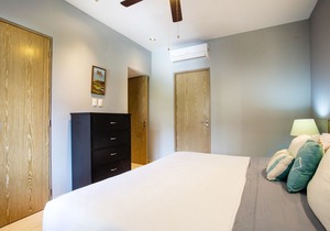 Modern Condo @ Zenith in Zona Romantica | 2 Baths, Pool, Gym