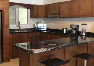 New Condo - 5 minute walk to the beach!