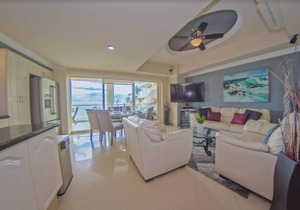 Ocean Front Nuevo 3 Bed!Pool! Sleeps 6! Vela Vista