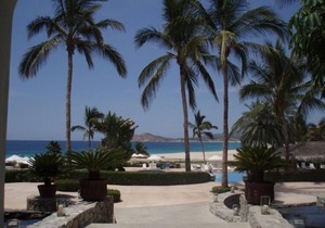 Oceanfront Resort Beach Paradise! Great Reviews, Modern Remodel great location!