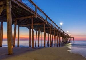 Oceanfront retreat with direct beach access - near attractions & more