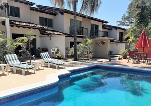 One level Villa walking distances to the beach