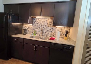 Perfect Location 2BR 5 Min Walk to Galleria Saltwater Pool
