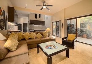 POOL SIDE STUDIO SUITE TWO AT CASA DE SUENOS