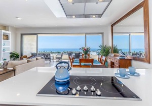 Ronival - Luxury 2 BR Condo + Views & BBQ Grill