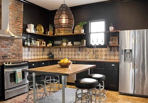 Roomy Craftsman Home Walkable to Bars & Eateries