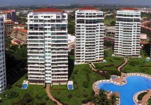 Shangri La Luxury Penthouse Condominiums by Cheap Getaway