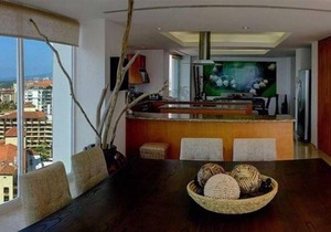 Shangri La Luxury Penthouse Condominiums by Cheap Getaway