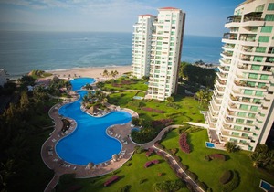 Shangri La Luxury Penthouse Condominiums by Cheap Getaway