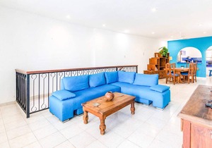 Spacious Apt, 2 Terraces, Block to Beach & Malecón