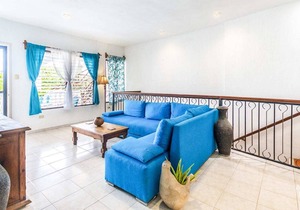 Spacious Apt, 2 Terraces, Block to Beach & Malecón