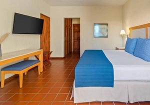 Stunning Studio Steps to Punta Sur Golf Course