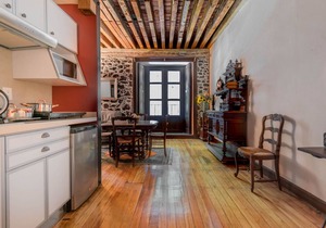 Suite in Historic Building w/Balconies/Superb Location