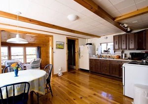 Sweet Cottage on Magical Point in Working Harbor