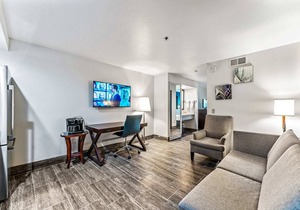 Tempe studio King Economy