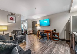 Tempe studio King Economy