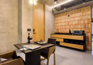 Ultramodern Connecting Suites | Shared Rooftop+Gym