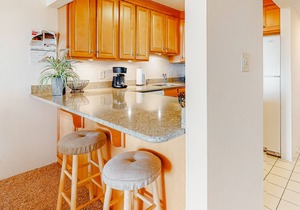 Vacation Retreat in Oceanfront Complex w/Free WiFi, Central AC, W/D