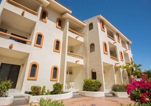 Vibrant 1BR Condo Walking Distance to Punta Sur Golf Course