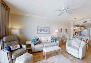 Waterfront condo with indoor & outdoor pools, hot tubs, & on-site restaurants