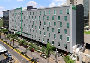 Wyndham Garden Guadalajara Acueducto