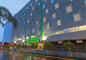 Wyndham Garden Guadalajara Acueducto