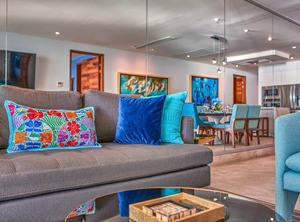 Indah | South Shore Hotel Area