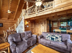 Awestruck | Gatlinburg - Pigeon Forge
