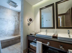 Hotel Expo | Financial District