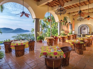 Zihuatanejo Resort Hotel | Almacen