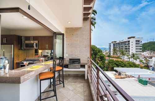 Romantic Zone Condo | 1 bed 1 bath Mountain View Suite · R208