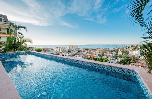 Alta Vista Condo | 1 Bedroom private entrance